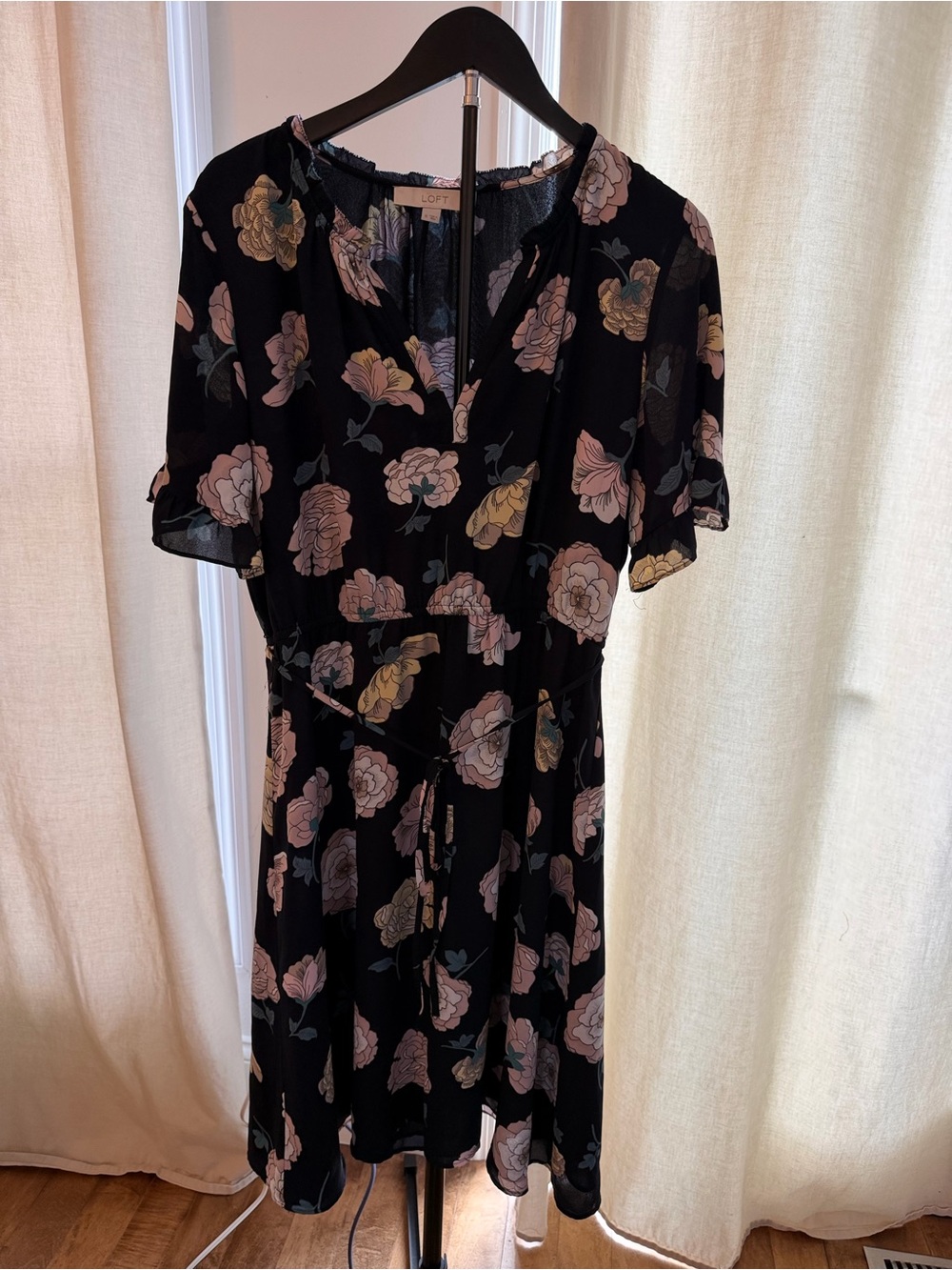 LOFT Navy Floral Tie-Waist Short Sleeve Dress